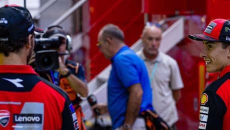 La conversación desvelada por Ducati en la que Marc Márquez aconseja a un Bagnaia totalmente desconcertado: "Es increíble"