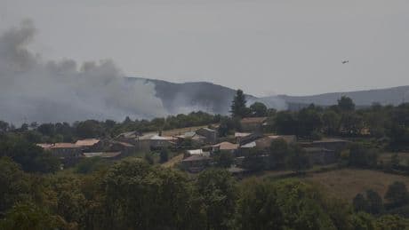 Estabilizado el incendio de Chandrexa y Vilariño, el segundo más grande de la historia de Galicia