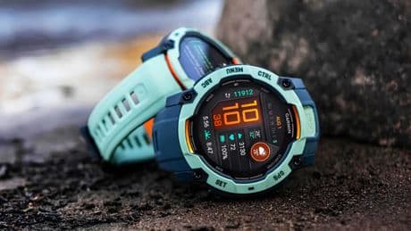 Este Garmin con linterna y autonomía compite con el Fenix... ¡pero cuesta la mitad!