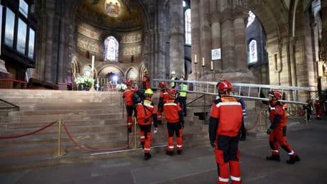 Un départ de feu simulé à la cathédrale de Strasbourg pour s'entraîner à sauver les œuvres d'art