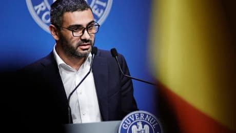 Rumania nombra un ministro romaní, el primero de la UE: “En la escuela una profesora me dijo: ‘Eres inteligente, lástima que seas gitano”