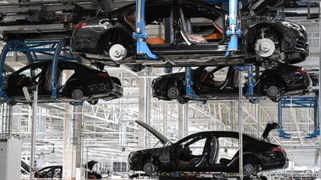 Autobauer: Mercedes-Gewinn bricht um mehr als die Hälfte ein