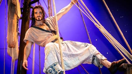 Guillem Fole vuela del fit kid a los clásicos del teatro catalán