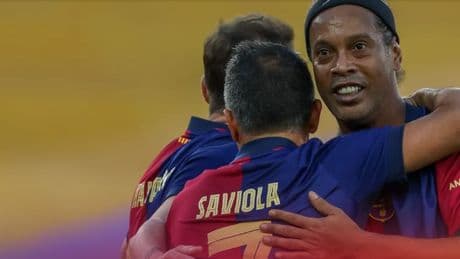 1-3: Con Ronaldinho como figura, los Barça Legends triunfan en Georgia