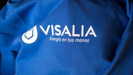 Visalia compra a ETS, compañía participada por Asterion, su negocio de comunidades solares y movilidad eléctrica