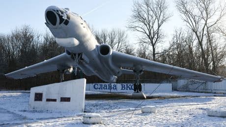 Des drones ukrainiens infligent de lourdes pertes à l'aviation russe jusqu'en Sibérie