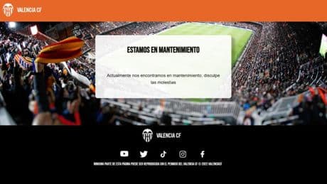 Caos en las nuevas altas de abonados del Valencia CF: "Me han hecho pagar 50 euros y me he quedado sin pase"