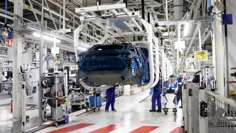 Après deux mois de hausse, la production industrielle se replie à nouveau en France