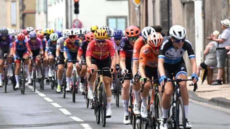 Herbeleef: Tour de France Femmes: Maeva Squiban soleert naar dagzege in eerste bergetappe, favorieten houden zich rustig