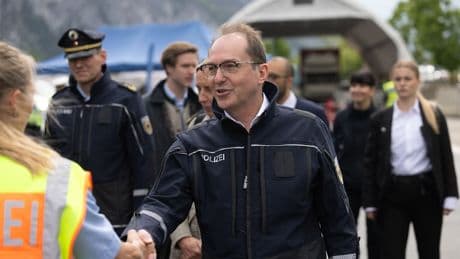 Innenminister Dobrindt auf Grenzkontrolle - „Die Migrationspolitik hat sich geändert“