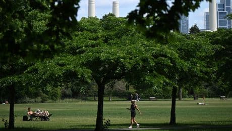 UK set for mini-heatwave as temperatures to soar to 29 degrees