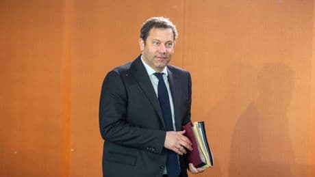Trickst Klingbeil beim Haushalt? Bei Union und Grünen reißt er alte Wunde auf