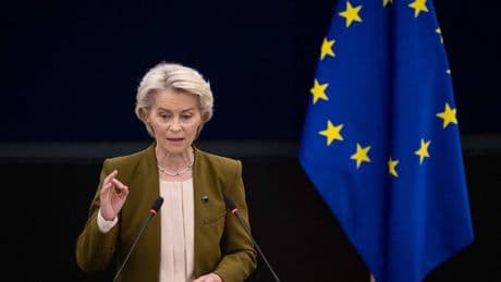"Il suo tempo è finito". Mozione di censura contro von der Leyen