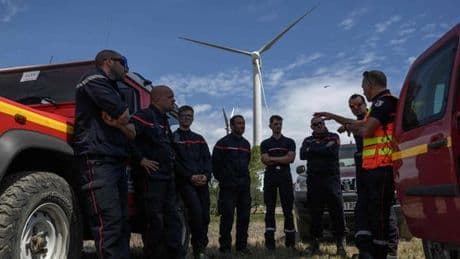 Feux de forêt : les Bouches-du-Rhône et le Vaucluse en rouge lundi en raison de risques « très élevés » d’incendies