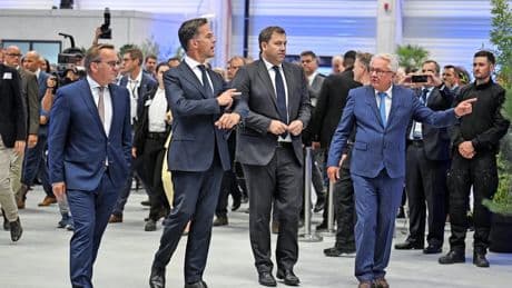 Werk in Deutschland: Rheinmetall eröffnet neues Werk für Artilleriemunition