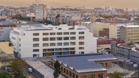 La empresa británica de tecnología médica Smith+Nephew instala su nuevo centro de excelencia en Barcelona