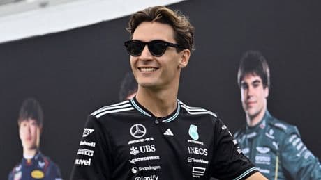Russell lacht nu om botsing met Verstappen: 'Hij wilde laten zien wie de baas is'