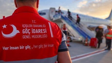 Çok sayıda düzensiz göçmen yakalanarak  Geri Gönderme Merkezi'ne teslim edildi