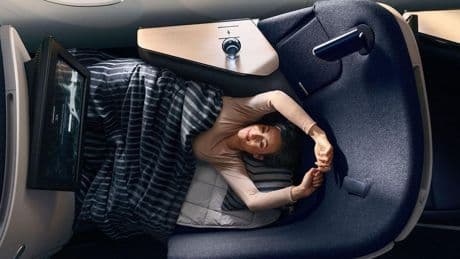 Volare in business class senza spendere una fortuna: guida al comfort ad alta quota