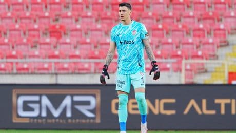 Premier Lig devleri, Berke Özer için İstanbul'a geldi