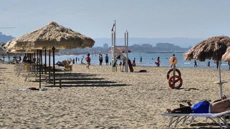 I politici italiani vanno in vacanza, Mattarella ai piedi dell'Alpe di Siusi, Vannacci in Sardegna e La Russa torna in Sicilia