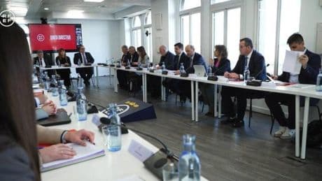 La junta directiva se reúne mañana de forma telemática a las 13:15 horas