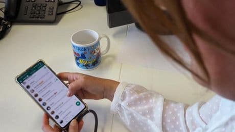 Qué significa que las personas no contesten en los grupos de Whatsapp, según la psicología