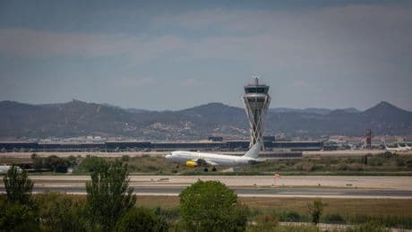 La niebla provoca retrasos en el aeropuerto de El Prat de Barcelona