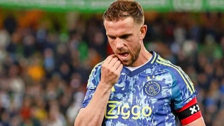 Buitenland pakt uit met titeltwist Ajax en PSV: ‘Moeder der inzinkingen’