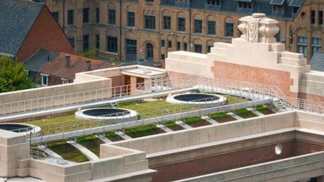 New 'Living Roof' installed on top of iconic memorial in tribute to WW1 dead