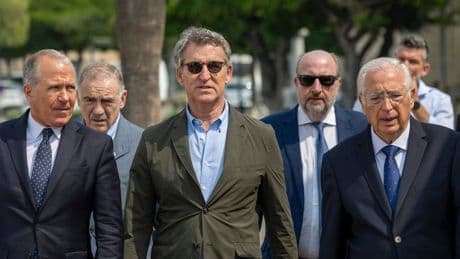 Feijóo ve al PSOE en «caída libre» y se ofrece como alternativa para sacar a España de la «indecencia»