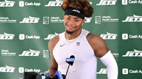 Jets’ Justin Fields relieved this training camp has a completely different feel