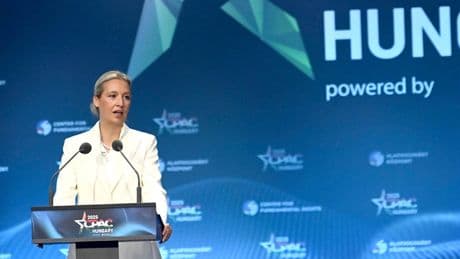 Bei „Konservativen“-Gipfel - AfD-Chefin Weidel lästert in Budapest über Merz