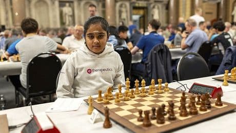 Una niña prodigio de 10 años asombra en Reino Unido sobre el tablero: "¡Tiene que ser alguna especie de magia!"