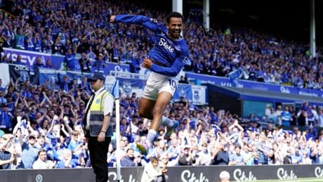 Premier League : une victoire ensoleillée et émouvante pour la dernière d'Everton à Goodison Park