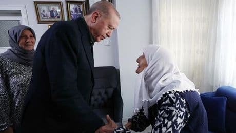 Cumhurbaşkanı Erdoğan, şehit ailelerini ziyaret etti