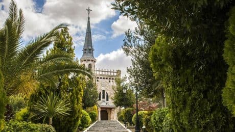 La ermita que está apenas a una hora de Madrid y que merece una visita: con arte modernista y entrada libre