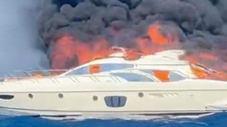 Bodrum'da milyon dolarlık yat alev alev yandı