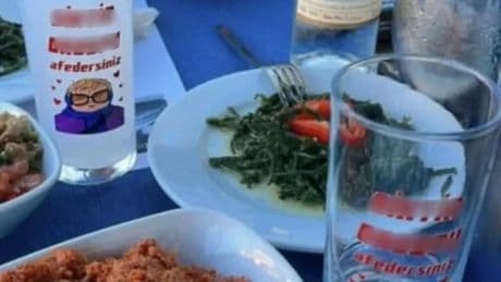 Küfürlü rakı bardağı kullanan restorana soruşturma