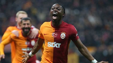 Galatasaray, ayrılığı resmen açıkladı! Derrick Köhn, Bundesliga'da