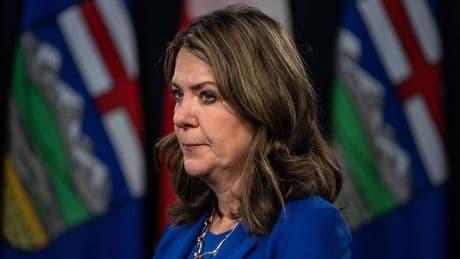 Alberta Next survey asks if province should withhold social services for immigrants