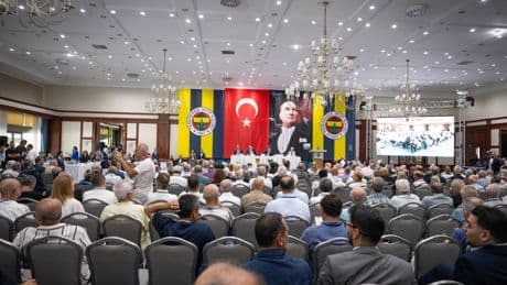 Fenerbahçe Divan Kurulu'nda gerginlik: İmza tartışmasında bazı üyeler salondan çıkarıldı