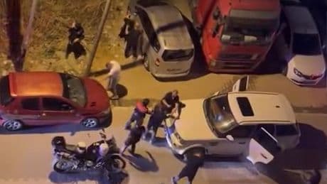 Adres: Esenyurt! 'Dur' ihtarına uymayan şüpheliler polise saldırdı