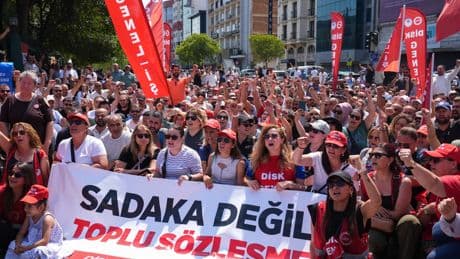 İzmir'deki grev yedinci gününde