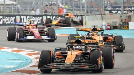 Lando Norris gana una carrera al sprint en Miami desastrosa para Fernando Alonso y Carlos Sainz