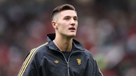 Man Utd tipped to sign £60m striker despite Benjamin Sesko transfer