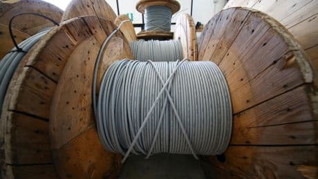Pourquoi la baisse des prix des forfaits est une bombe à retardement pour les opérateurs télécoms