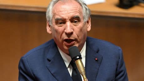Fransa’da hükümet düştü, Başbakan Bayrou istifa edecek