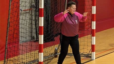 Sie wurde zur Matchwinnerin! - Handball-Oma (60) gibt Erstliga-Comeback