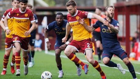 Hearts v Motherwell: Well boss expects capital cracker with pressure off